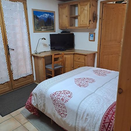 A4 Km De Megeve Tres Joli Studio Avec Jacuzzi ,Vue Sur Les Montagnes Au Calme Praz-sur-Arly Exteriör bild