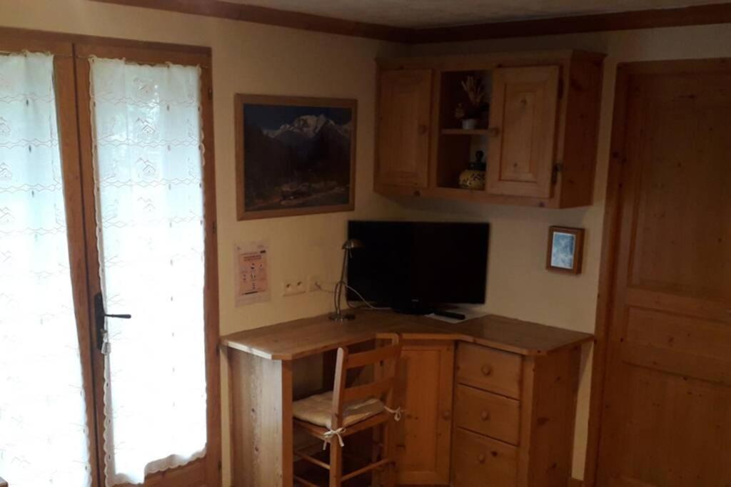 A4 Km De Megeve Tres Joli Studio Avec Jacuzzi ,Vue Sur Les Montagnes Au Calme Praz-sur-Arly Exteriör bild
