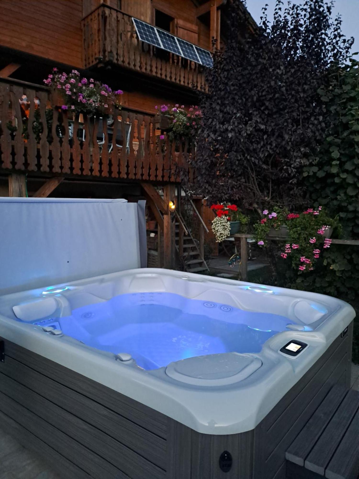 A4 Km De Megeve Tres Joli Studio Avec Jacuzzi ,Vue Sur Les Montagnes Au Calme Praz-sur-Arly Exteriör bild
