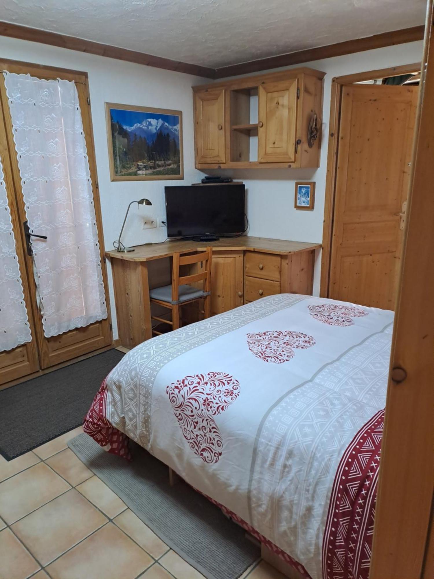A4 Km De Megeve Tres Joli Studio Avec Jacuzzi ,Vue Sur Les Montagnes Au Calme Praz-sur-Arly Exteriör bild